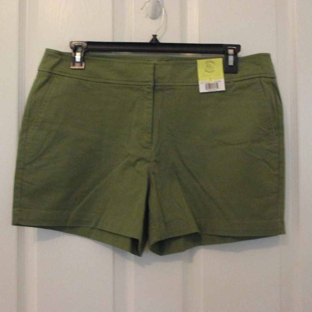 NWT - JUNIPER & LIME green shorts - sz 16 - $40.00